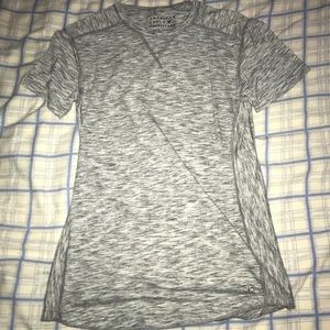 American Eagle grey shirt